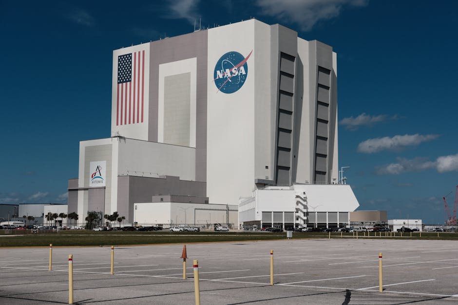 Industry Moon Lander Training Cabin Lands at NASA for Artemis - NASA (.gov)