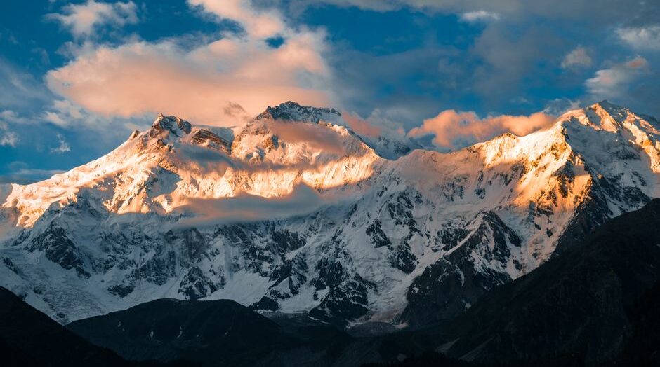 Ten climbers led by renowned Nepali mountaineer ‘missing’ on Pakistan peak – Al Jazeera