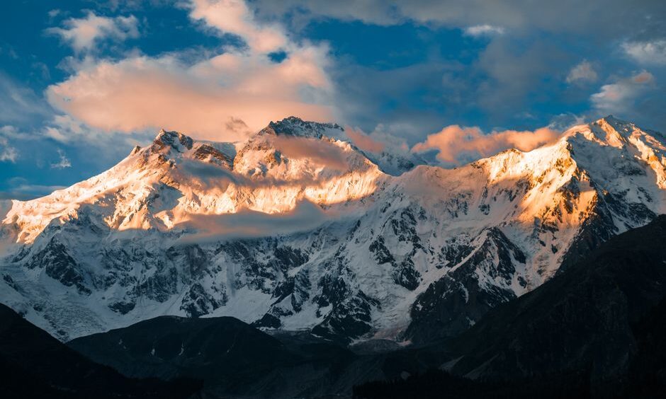 Ten climbers led by renowned Nepali mountaineer ‘missing’ on Pakistan peak – Al Jazeera