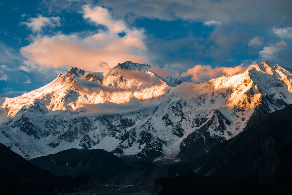Ten climbers led by renowned Nepali mountaineer ‘missing’ on Pakistan peak - Al Jazeera