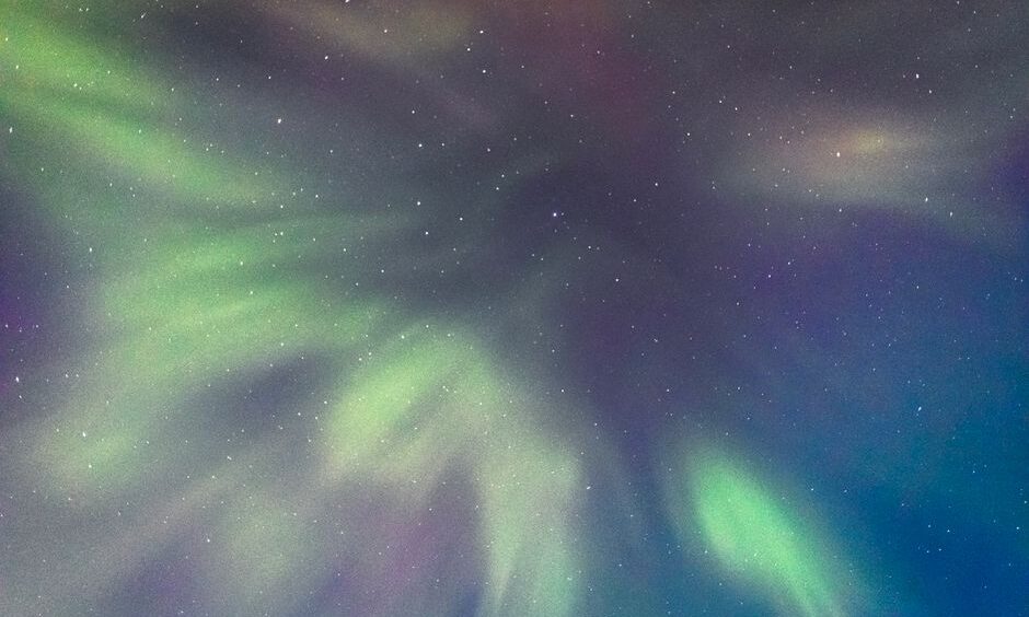 Astronaut Anil Menon shares space station video of green aurora – NewsBytes: What You Need To Know